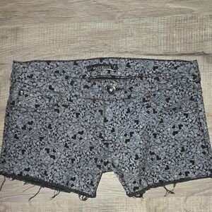 Lovesick Women's Black and White SKULL Patterned Jean Shorts Sz 7